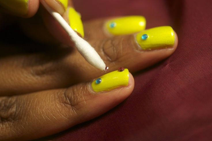 Applying Nail Art with Q-tips from @Brittany Horton Horton Great idea ...