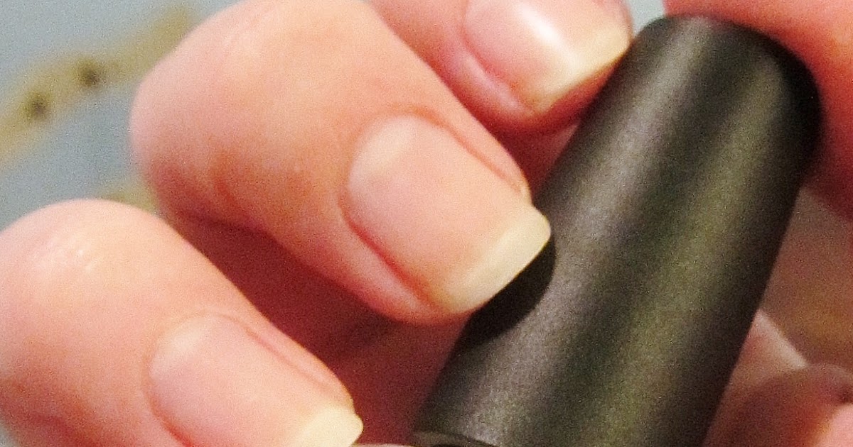 Base Coat vs. Top Coat: The Ultimate Guide to Nail Polish Essentials