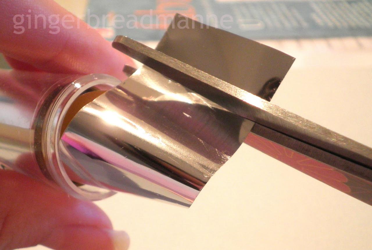 Gingerbreadmanne ♥: Nail foils tutorial