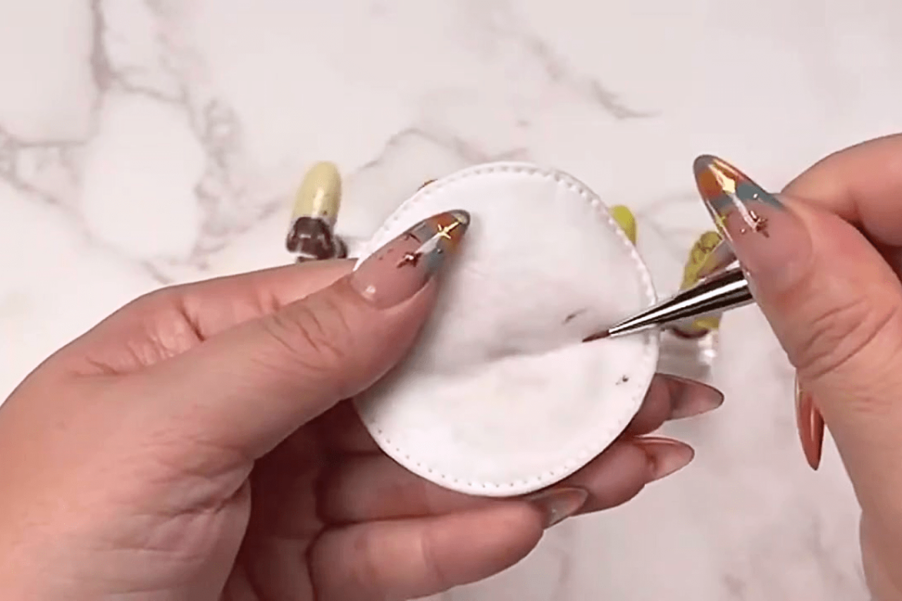 How to Properly Clean and Care for Your Nail Art Brushes – Maniology