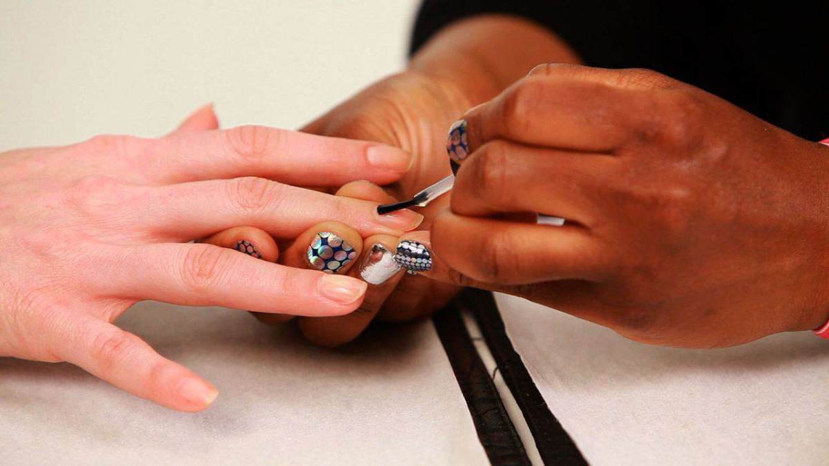 How Using a Matte Top Coat Can Take Your Gel Nail Strips to New Levels How Using a Matte Top Coat Can Take Your Gel Nail Strips to New Levels